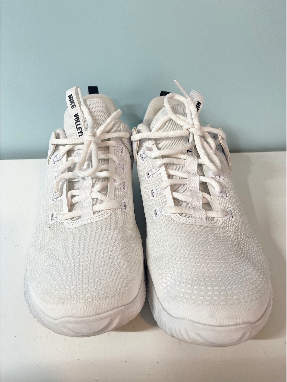 Women’s Nike volleyball shoes - Picture 2 of 3